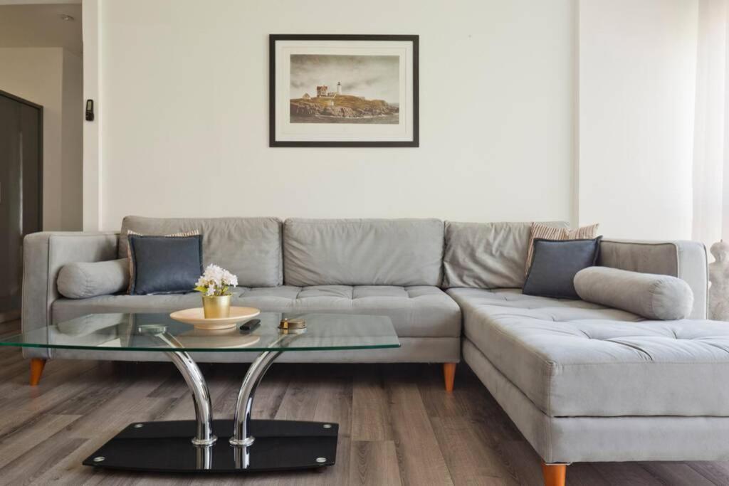 Big Apartment Next To Gordon Beach Plus Free Parking Tel Aviv Dış mekan fotoğraf