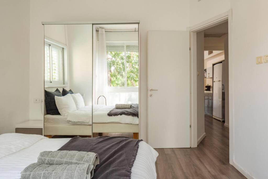 Big Apartment Next To Gordon Beach Plus Free Parking Tel Aviv Dış mekan fotoğraf