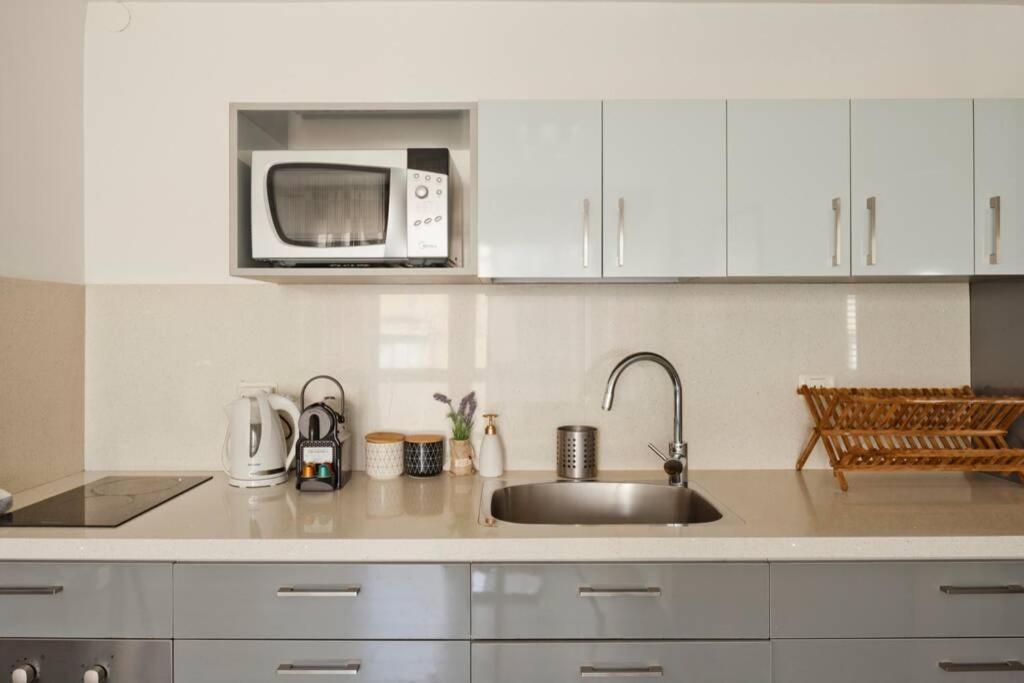 Big Apartment Next To Gordon Beach Plus Free Parking Tel Aviv Dış mekan fotoğraf